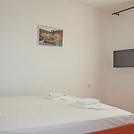 Bougainvillea Apartments Макарска Екстериор снимка