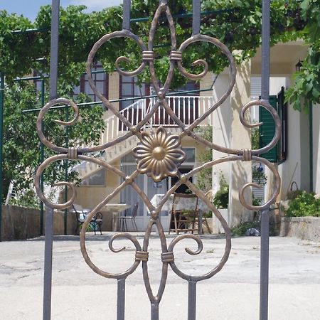 Bougainvillea Apartments Макарска Екстериор снимка