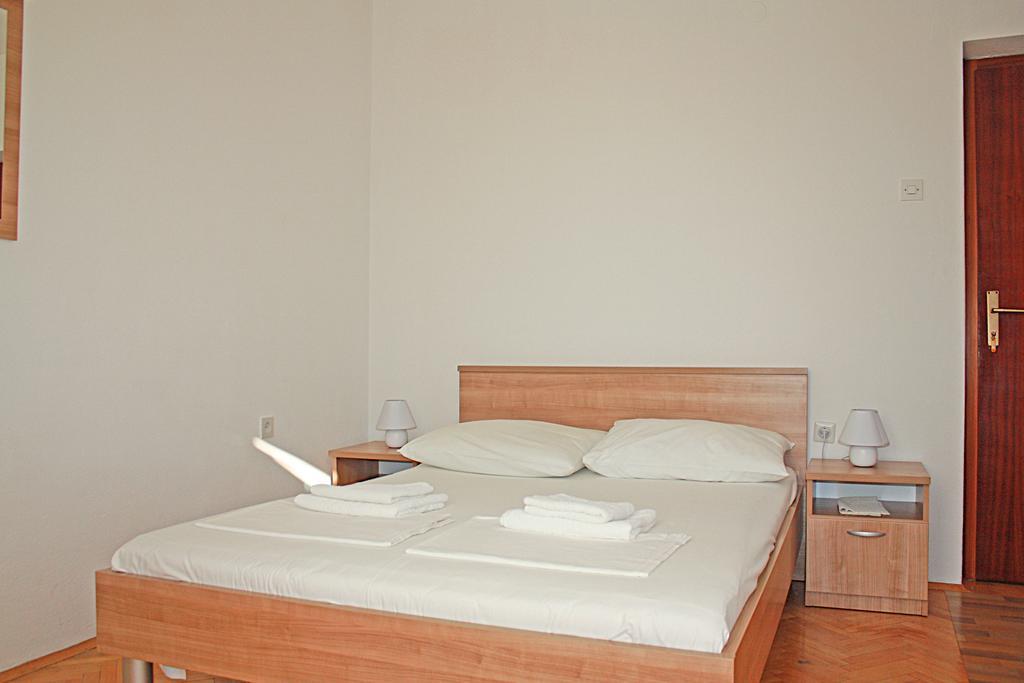Bougainvillea Apartments Макарска Екстериор снимка