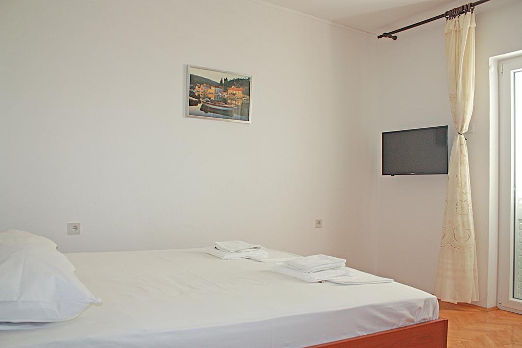 Bougainvillea Apartments Макарска Екстериор снимка