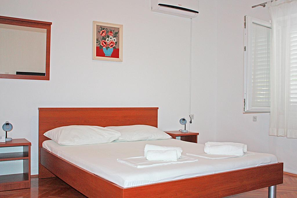 Bougainvillea Apartments Макарска Екстериор снимка