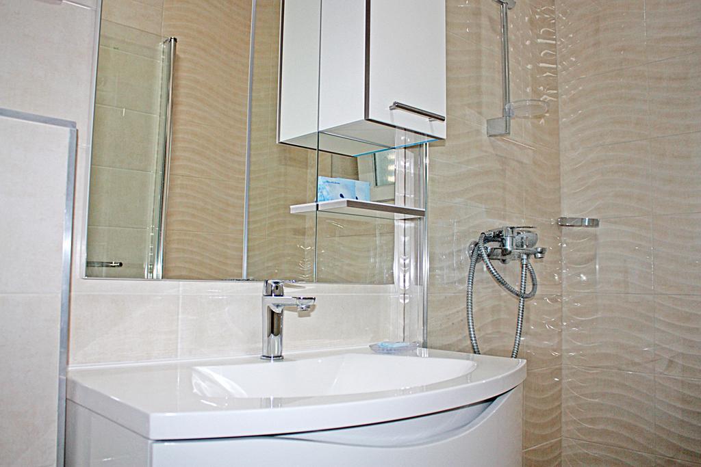 Bougainvillea Apartments Макарска Екстериор снимка