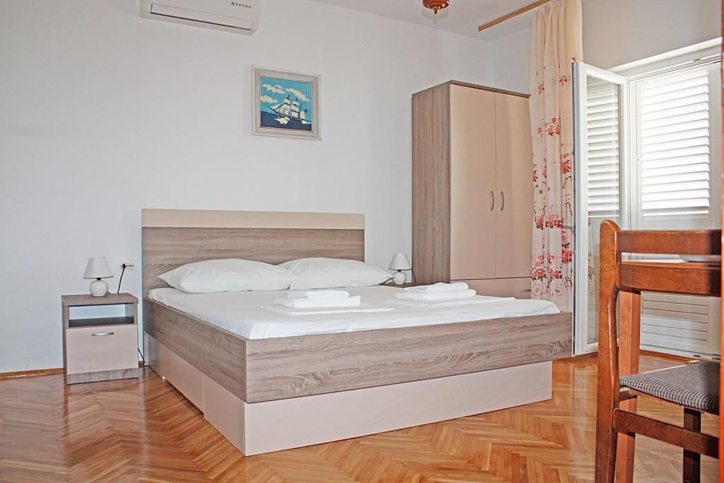Bougainvillea Apartments Макарска Екстериор снимка